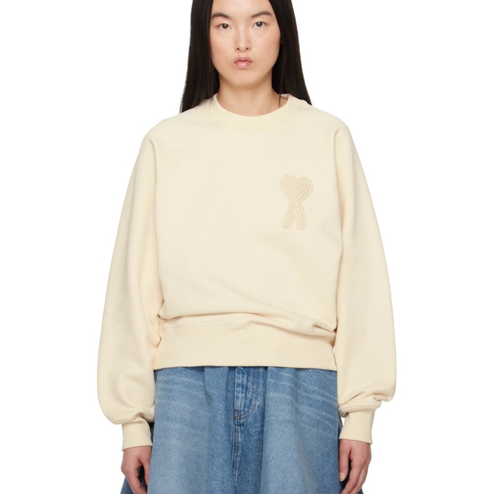 AMI PARIS
Off-White Ami de Coeur Patch Sweatshirt